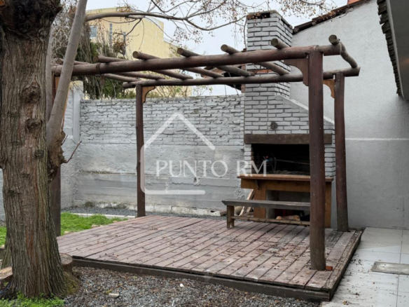 Muy Linda Casa A Metros Del Mar, Impecable Y Lista Para Entrar 2 Dormitorios Shangrila (ID A-127)