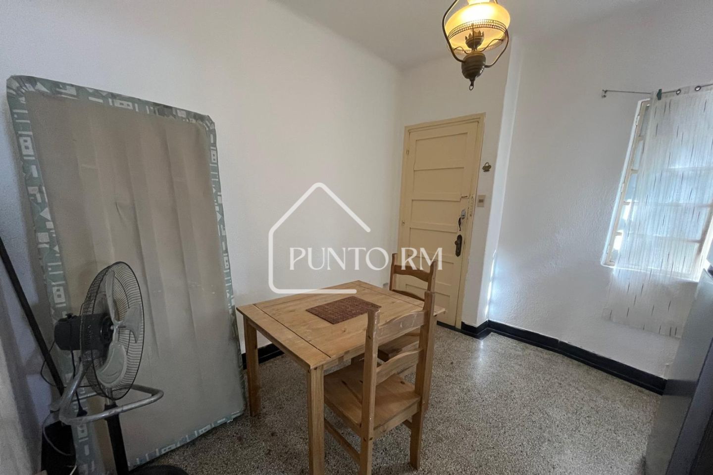 Apartamento con renta frente al Clinicas (Muy buena inversión) (ID V-118)
