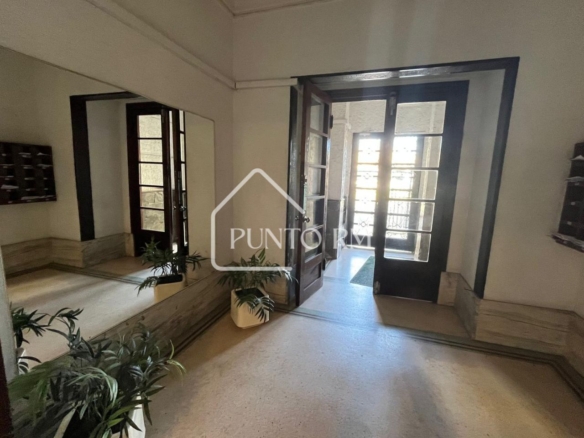Apartamento con renta frente al Clinicas (Muy buena inversión) (ID V-118)