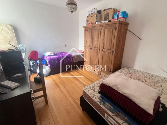 Apartamento con renta frente al Clinicas (Muy buena inversión) (ID V-118)