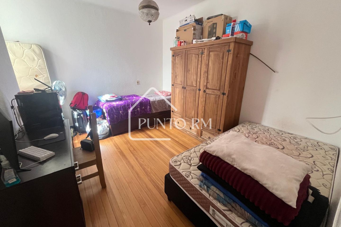 Apartamento con renta frente al Clinicas (Muy buena inversión) (ID V-118)
