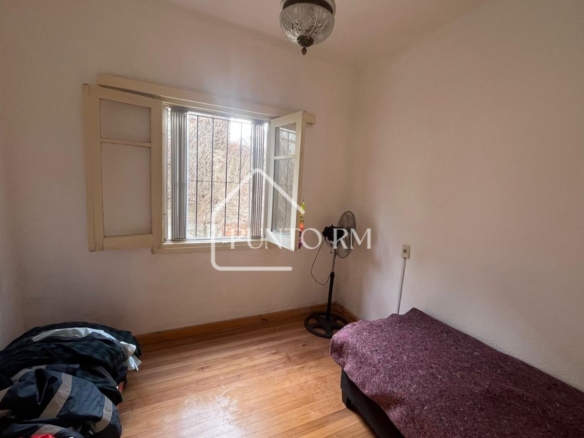 Apartamento con renta frente al Clinicas (Muy buena inversión) (ID V-118)